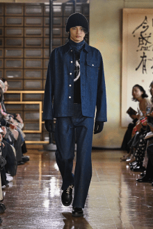Look 10